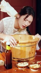 Niña Humillada Vendía Arroz Frito, Su Plato Curó Al Millonario Y Él La Adoptó Al Instante – Full HD Movie | English Sub