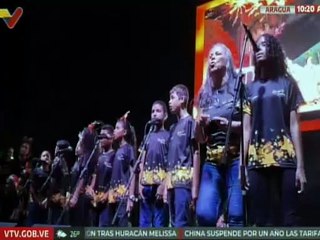 Habitantes de Maracay acompañaron el tradicional encendido de la Navidad en medio de gaitas y luces