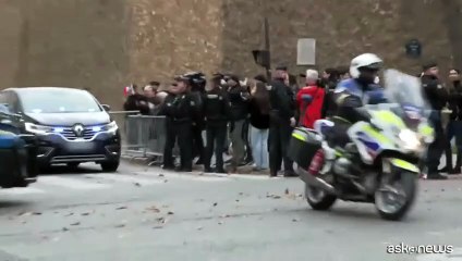 Francia, Sarkozy ha lasciato il carcere de La Santé in auto