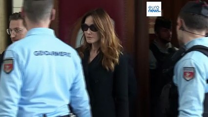 Francia, libertà vigilata per Nicolas Sarkozy: l'ex presidente francese è tornato a casa