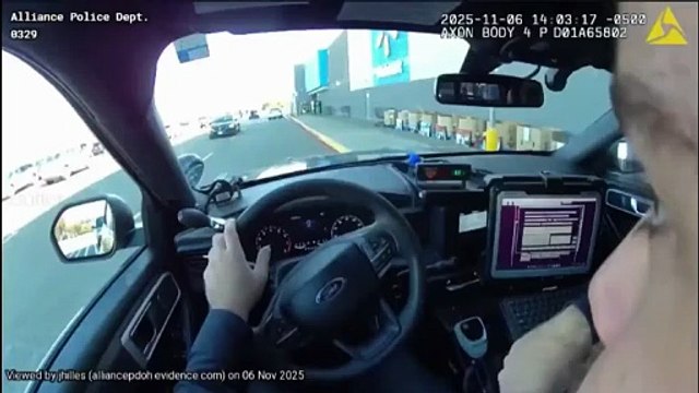 La police appelée parce qu'un homme chevauche... un taureau