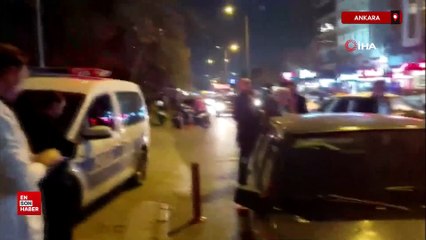 Ankara'da arıza yapan aracından inen adama otobüs çarptı