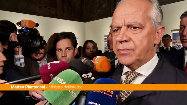 Piantedosi Il calendario della Polizia rappresenta spirito e umanità del Corpo