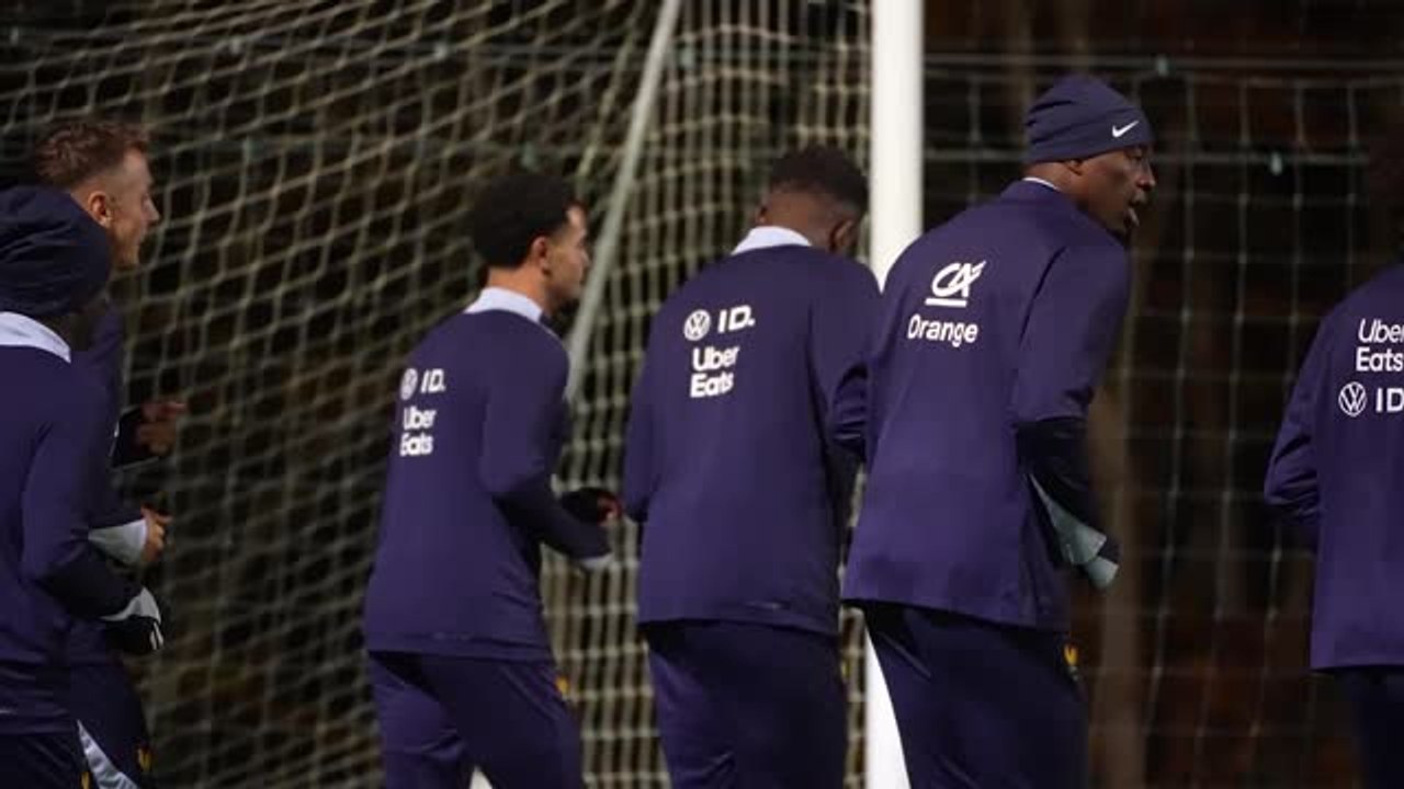 Bleus - Premier petit échauffement pour une dizaine de joueurs