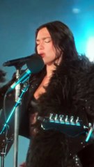 Dua Lipa interpretó "Tu misterioso alguien" de Miranda