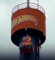 VÍDEO: Brinquedo trava no parque Beto Carrero e deixa família em pânico