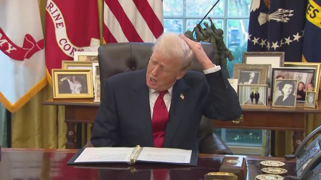 Trump’s Hair Check After Ordering Attendees to Stay Behind Him