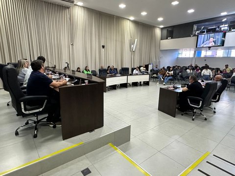Vereadores de Apucarana agilizam pautas antes do recesso de fim de ano