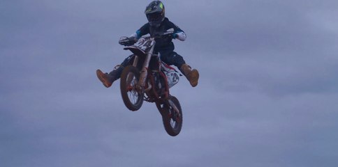 85cc Motocross Racing (Raw #32)