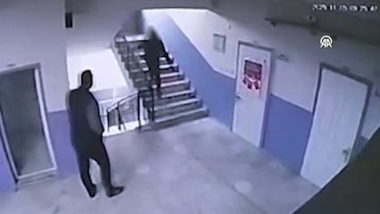 Öğrenciyi merdivenden ittiği öne sürülen okul müdürü hakkında soruşturma başlatıldı