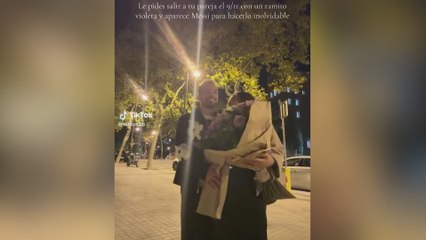 Le pide salir a su pareja y aparece Messi: lo que le ocurre a este hombre se ha convertido en el vídeo del año