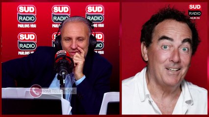 Les Chevaliers du Fiel présentent leur dernier spectacle "Vacances à Dubaï"