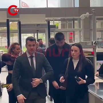 Dün akşam PFDK’ya sevk edilen 1024 isim aradında yer alan Beşiktaş’ın ve Ümit Milli Takım kalecisi Ersin Destanoğlu, suç duyurusunda bulunmak üzere Çağlayan Adliyesi’ne geldi.