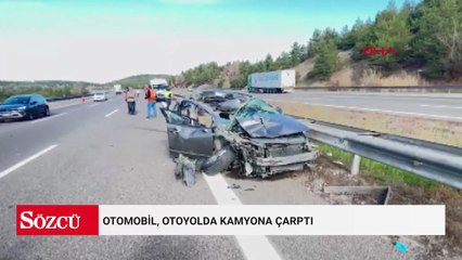 Otomobil, otoyolda kamyona çarptı; 3 yaralı