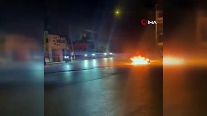 ÇALIŞMAYAN MOTOSİKLETİ BENZİN DÖKÜP YAKTI