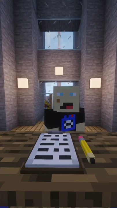 À cause d'un KIKOO, je suis enfermée dans une maison bizarre sur Minecraft ! 🤯