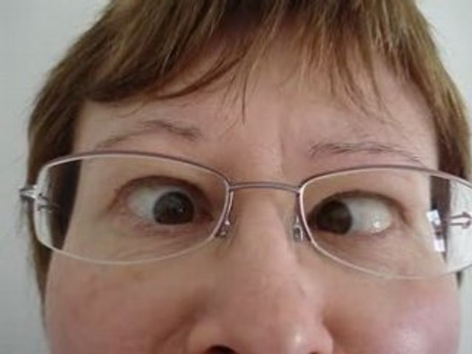 les yeux qui tournent