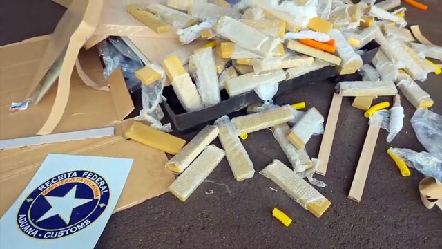 Receita Federal fiscaliza transportadora de Cascavel e encontra maconha dentro de móveis