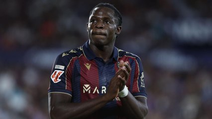 La Premier League aprieta por Etta Eyong