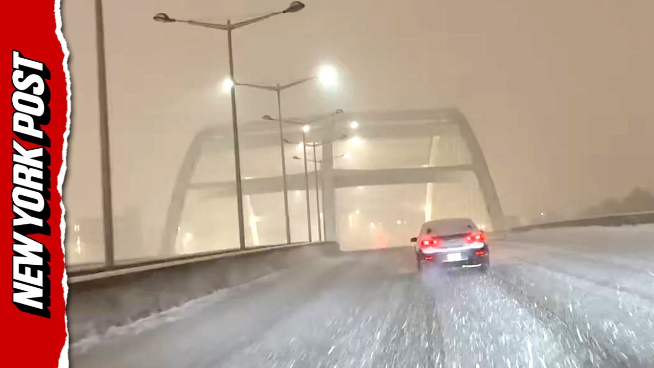 New York vanishes in heavy lake-effect snow as arctic blast grips ...