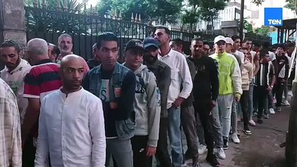 توافد المواطنين أمام اللجان في اليوم الثاني لانتخابات مجلس النواب بمدرسة محمود سامي البارودي