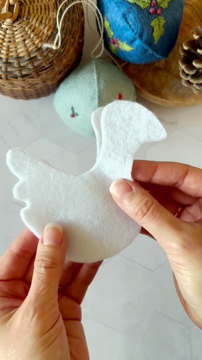 DIY Noël: Créez une Oie en Feutrine Adorable !