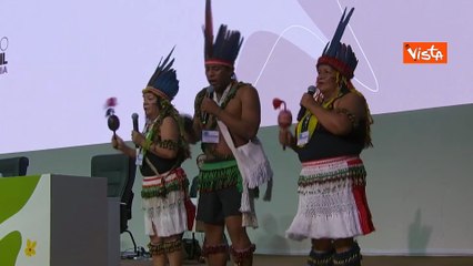 Cop 30, la performance di danza tradizionale indigena inaugura il vertice sul clima in Brasile