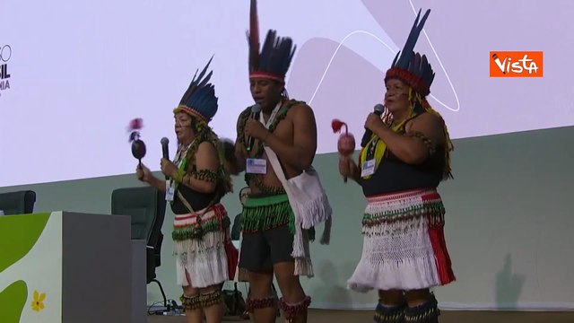 Cop 30, la performance di danza tradizionale indigena inaugura il vertice sul clima in Brasile