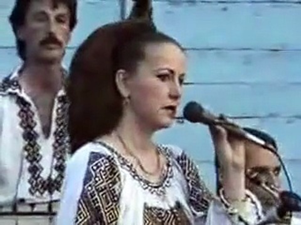 Mariana Draghicescu ''Cresteti flori si stati cununi''