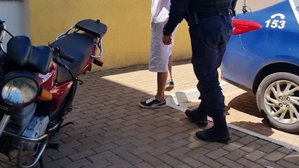 Homem é preso com motocicleta roubada em ação da Guarda Municipal no bairro Interlagos