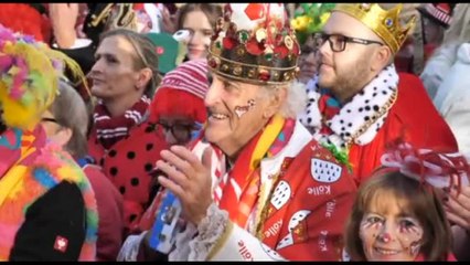 Germania, fra coriandoli e costumi al via il Carnevale di Colonia