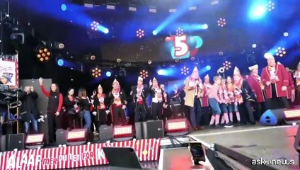 Germania, fra coriandoli e costumi al via il Carnevale di Colonia