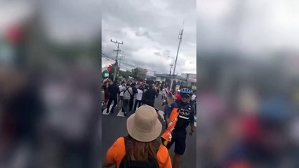 ext-policias-detienen-agricultor-en-manifestaciones-111125