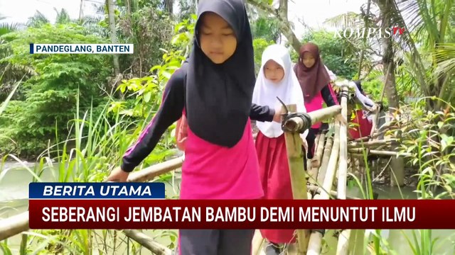 Miris! Siswa SD di Pandeglang Harus Seberangi Jembatan Bambu Rawan Ambruk Demi Bisa Sekolah