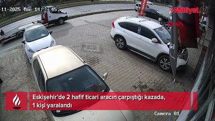 2 hafif ticari aracın çarpıştığı kazada, 1 kişi yaralandı