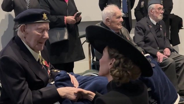 Kate holds 100-year-old veteran’s hand during heartwarming conversation at Remembrance Day service