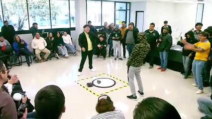 Estudiantes de ingeniería de la UTRCC realizaron un combate de sumo con mini robots