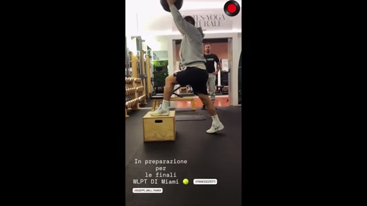 Francesco Totti, ecco come si allena in palestra in vista delle finali del World Legends Padel Tour di Miami