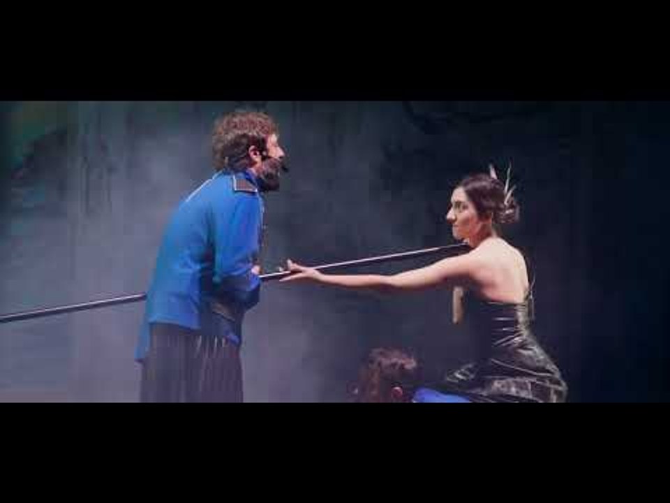 El que tropieza y no cae | entradas.com