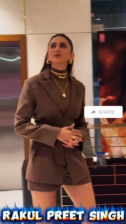 Bollywood Actress Rakul Preet Singh New Style Pose's 🥰