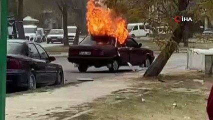 Elazığ'da seyir halindeki otomobil alev aldı!