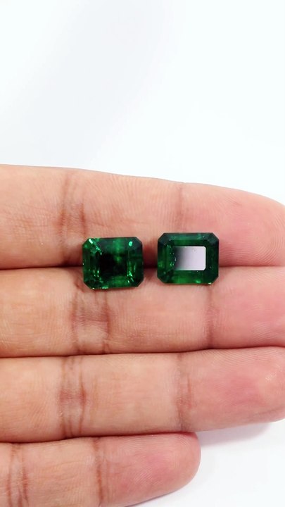 Stunning Emerald Stone Pair At Navratan