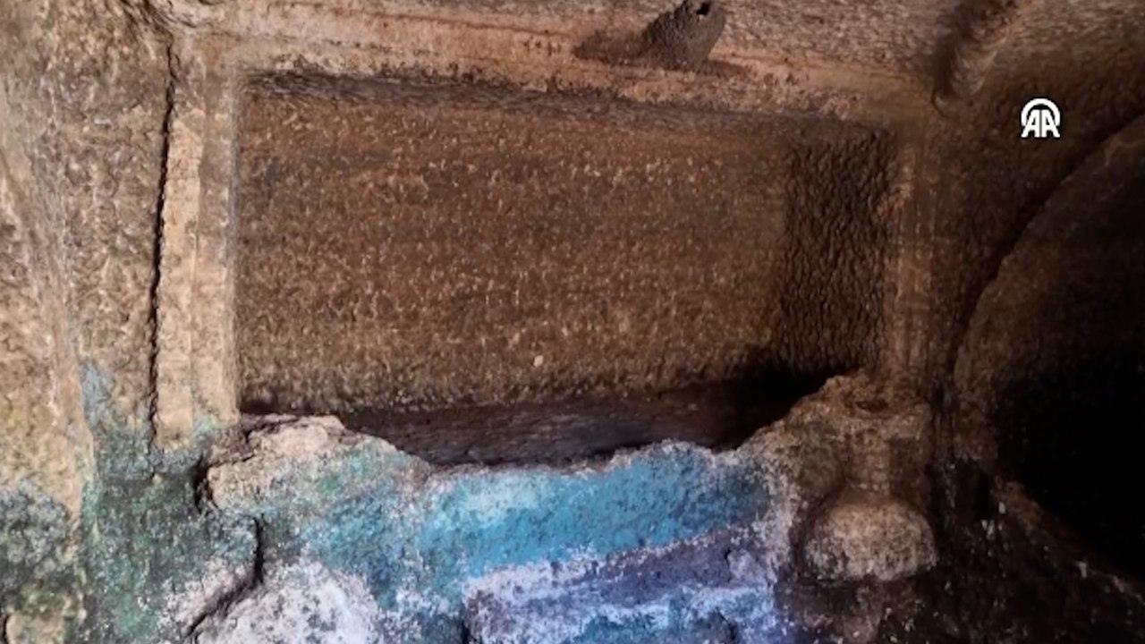 Tharsa Antik Kenti'nde 1800 yıllık oda mezarı bulundu