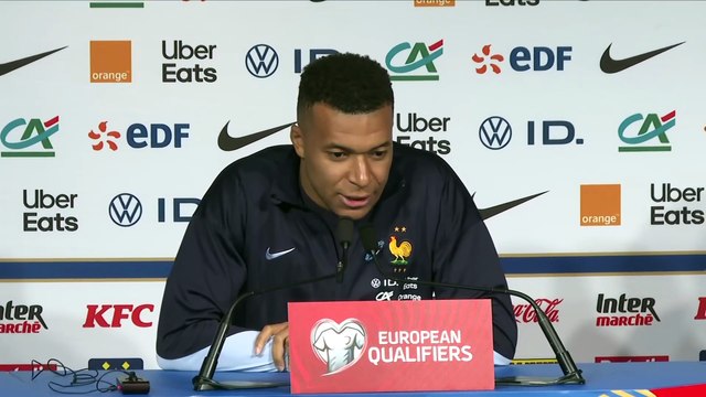 L’hommage de Kylian Mbappé et des Bleus pour les victimes des attentats du 13 novembre - Foot - Qualif. Coupe du monde - Bleus