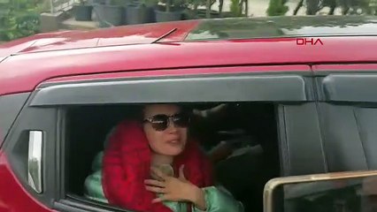 Ünlü oyuncu kaza geçirdi; çocuklarıyla birlikte hastaneye kaldırıldı!