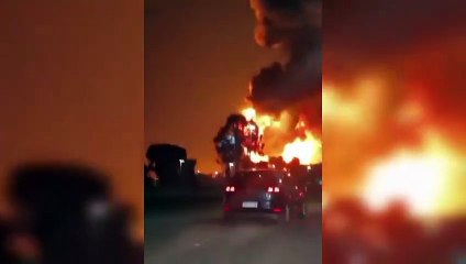 Impresionante explosión en el Polo Industrial de Ezeiza: arde una fábrica agroquímica