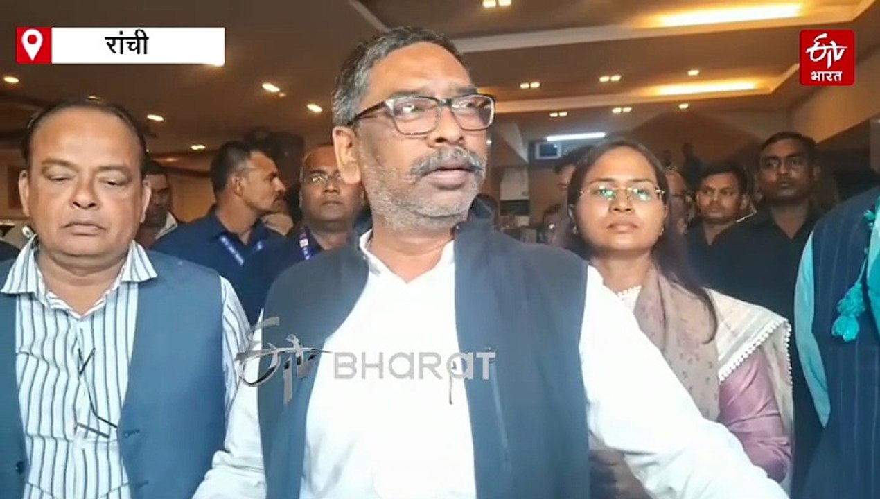 सीएम हेमंत सोरेन ने ब्लड डोनेट कर की रक्तदान अभियान की शुरुआत, सभी से की भाग लेने की अपील