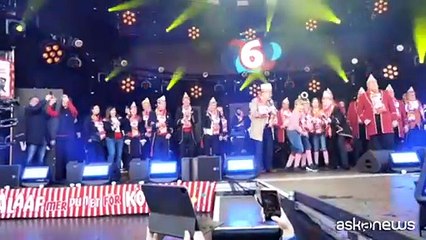 Carnevale di Colonia, la città esplode di colori per l’inizio della stagione festiva