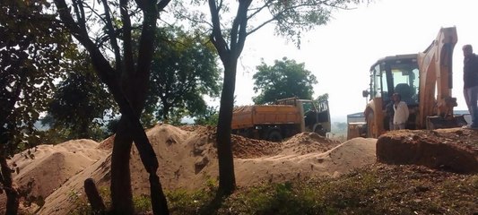 गोपद नदी मे सक्रिय हुए कारोबारी, रातभर चल रहा रेत का काला कारोबार