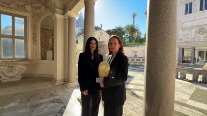 Laura Pausini emoziona Papa Leone XIV: il dono speciale in Vaticano